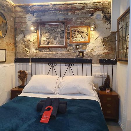 Studio Or Rooms With Private Bathroom Or Rooms With Shared Bathroom Βαρκελώνη Εξωτερικό φωτογραφία