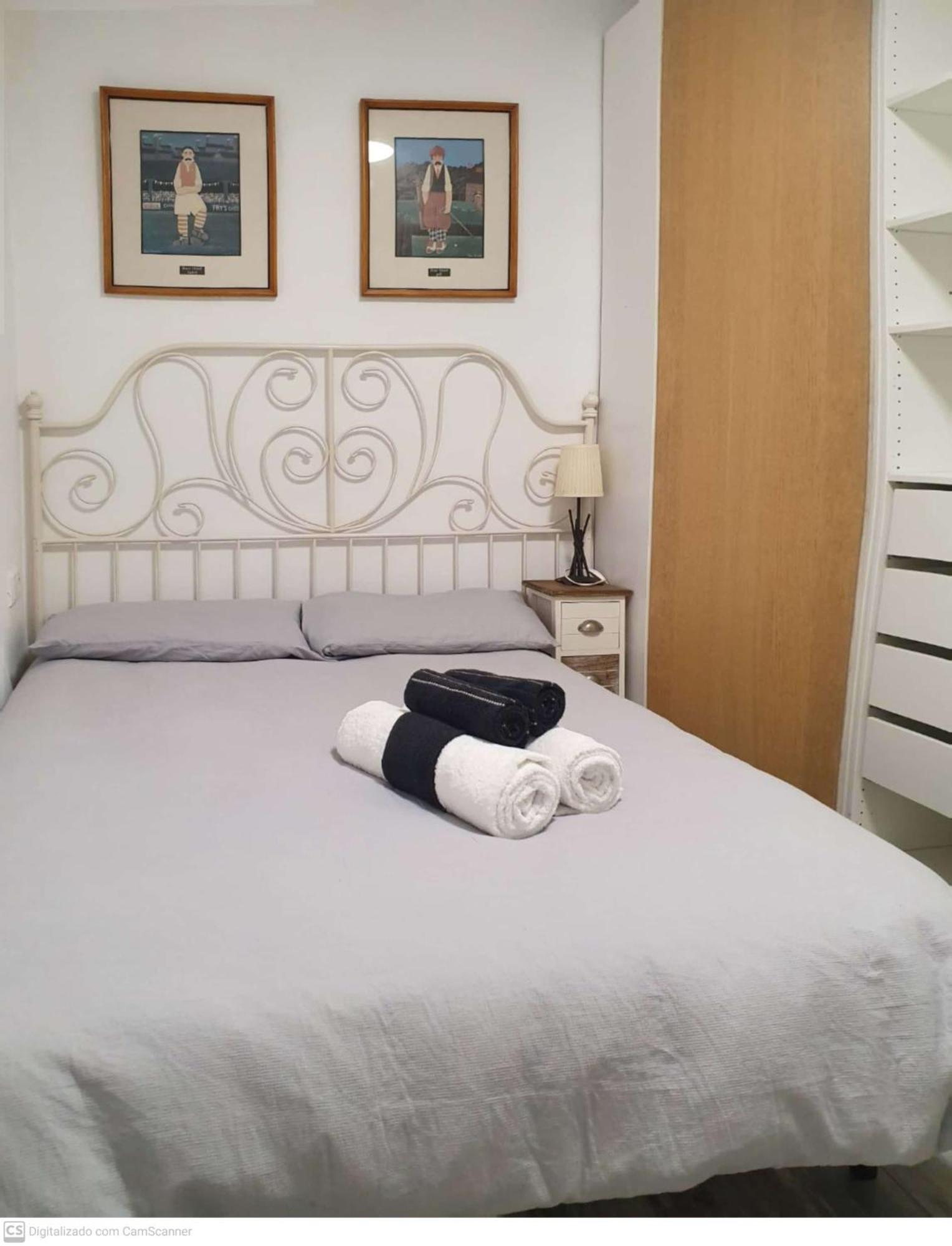 Studio Or Rooms With Private Bathroom Or Rooms With Shared Bathroom Βαρκελώνη Εξωτερικό φωτογραφία