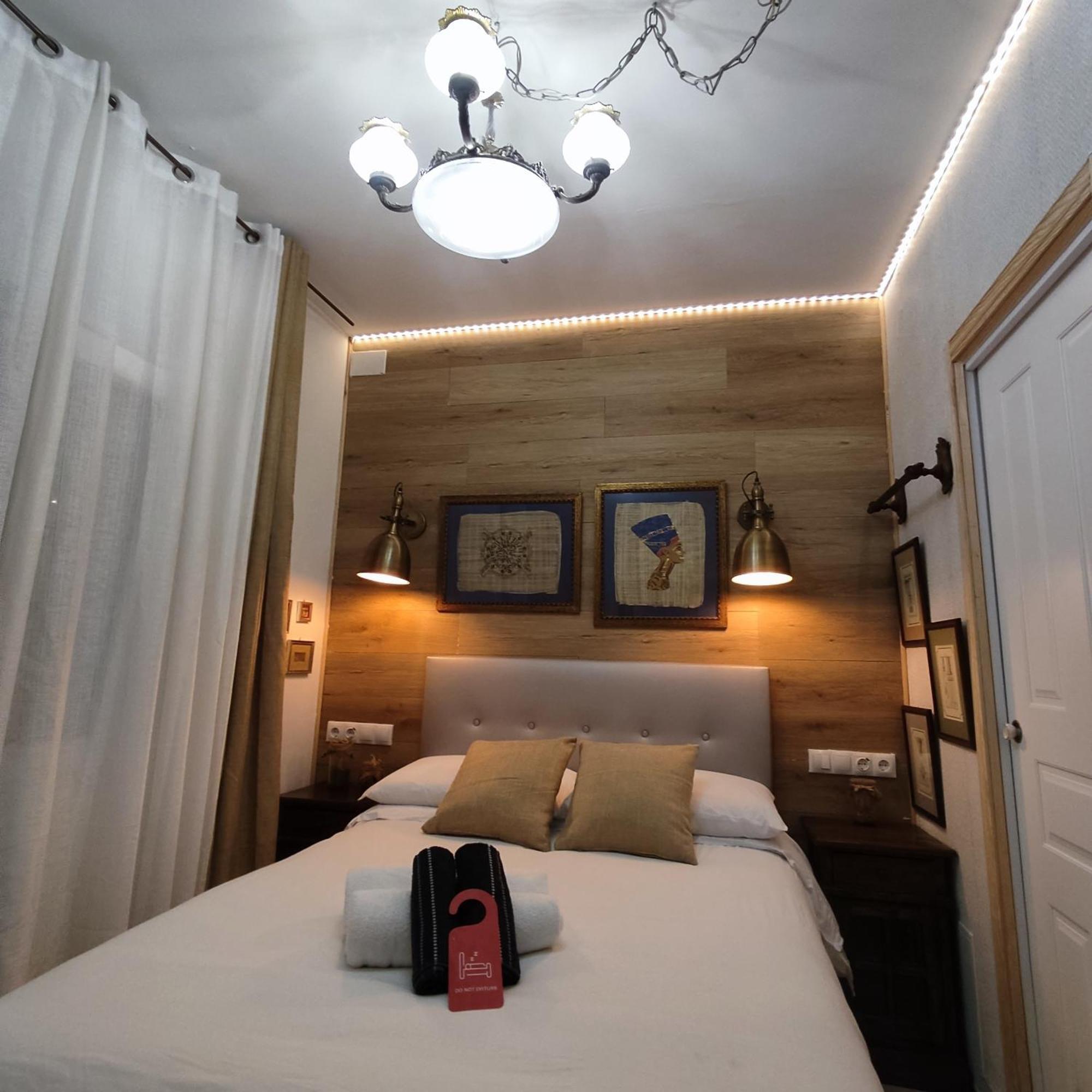 Studio Or Rooms With Private Bathroom Or Rooms With Shared Bathroom Βαρκελώνη Εξωτερικό φωτογραφία