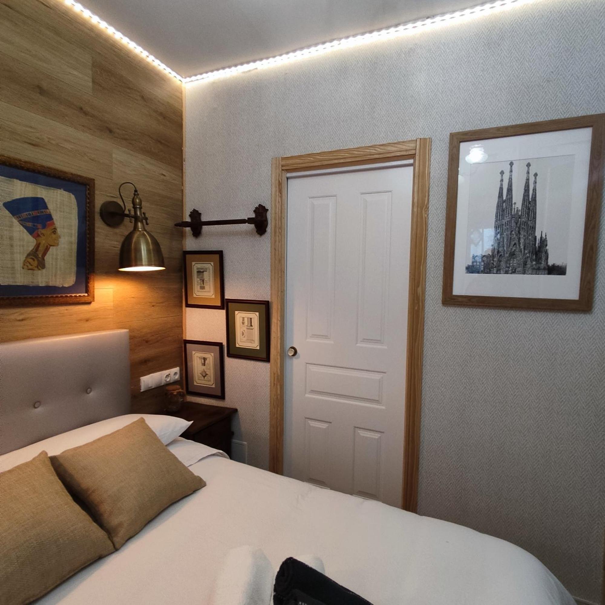 Studio Or Rooms With Private Bathroom Or Rooms With Shared Bathroom Βαρκελώνη Εξωτερικό φωτογραφία