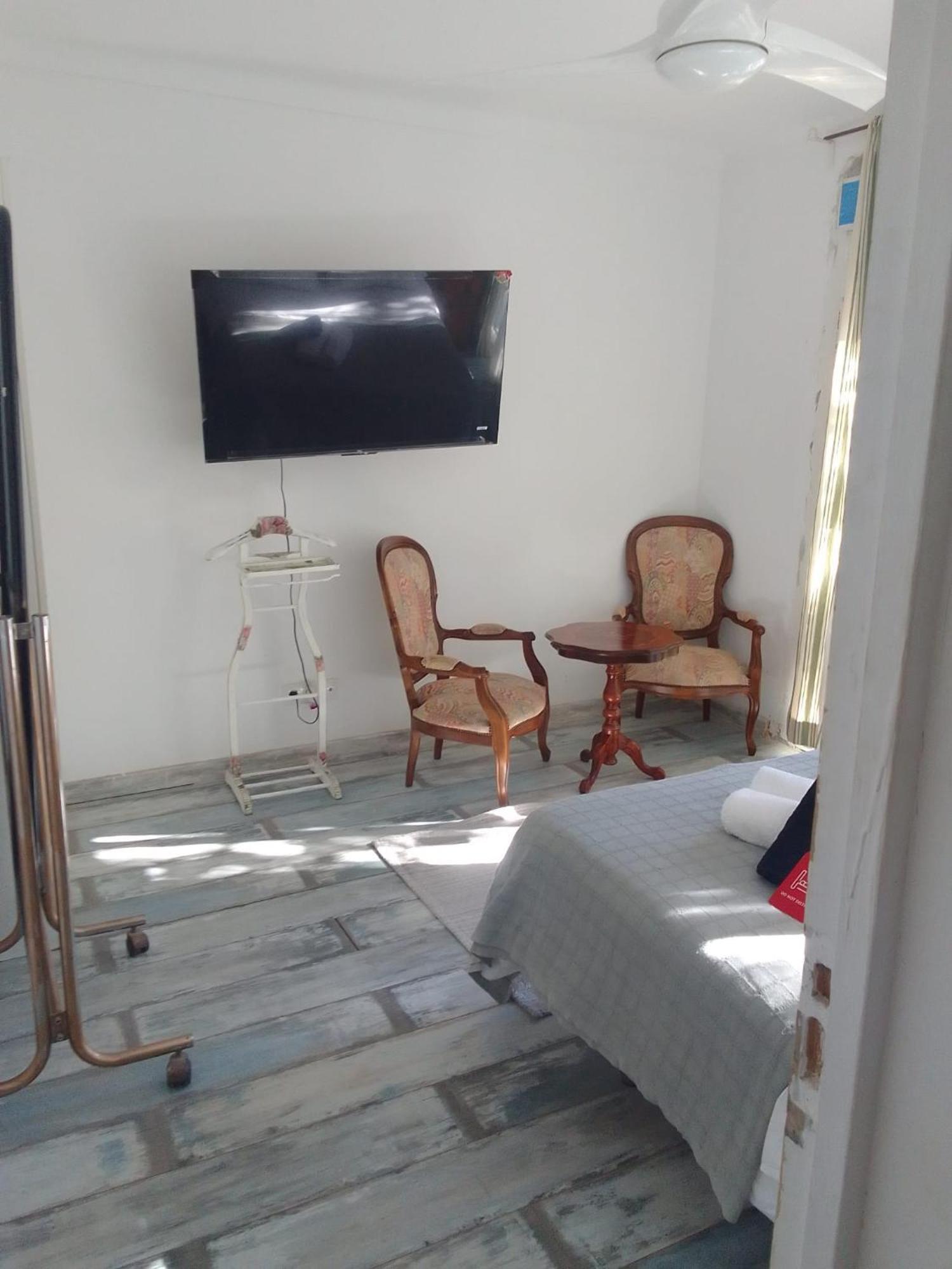 Studio Or Rooms With Private Bathroom Or Rooms With Shared Bathroom Βαρκελώνη Εξωτερικό φωτογραφία