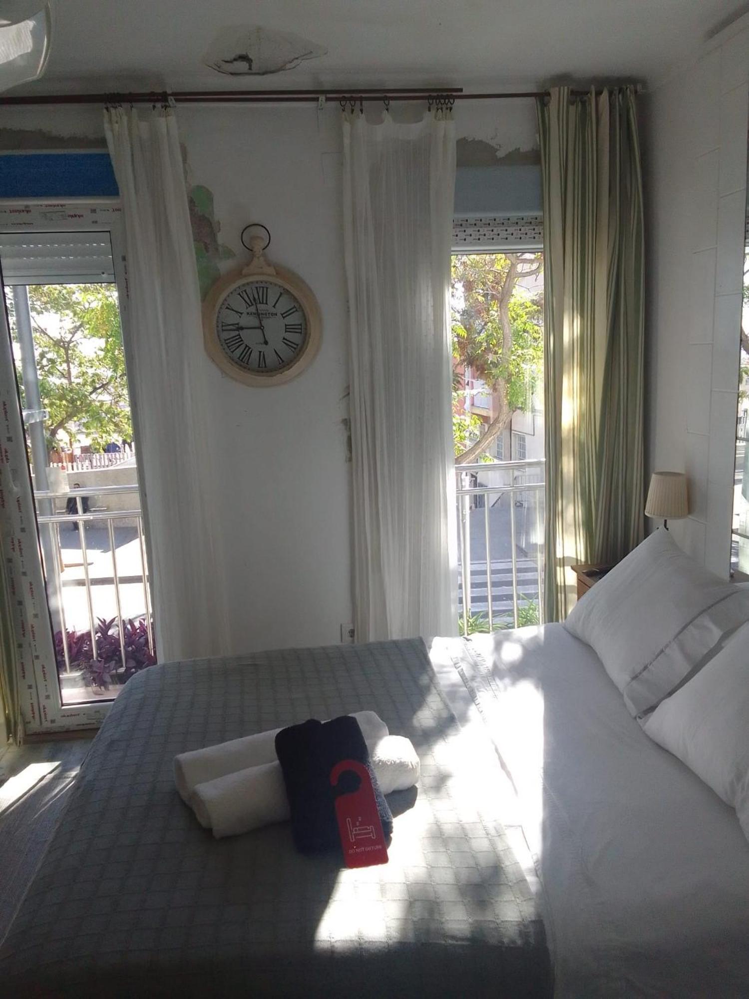 Studio Or Rooms With Private Bathroom Or Rooms With Shared Bathroom Βαρκελώνη Εξωτερικό φωτογραφία