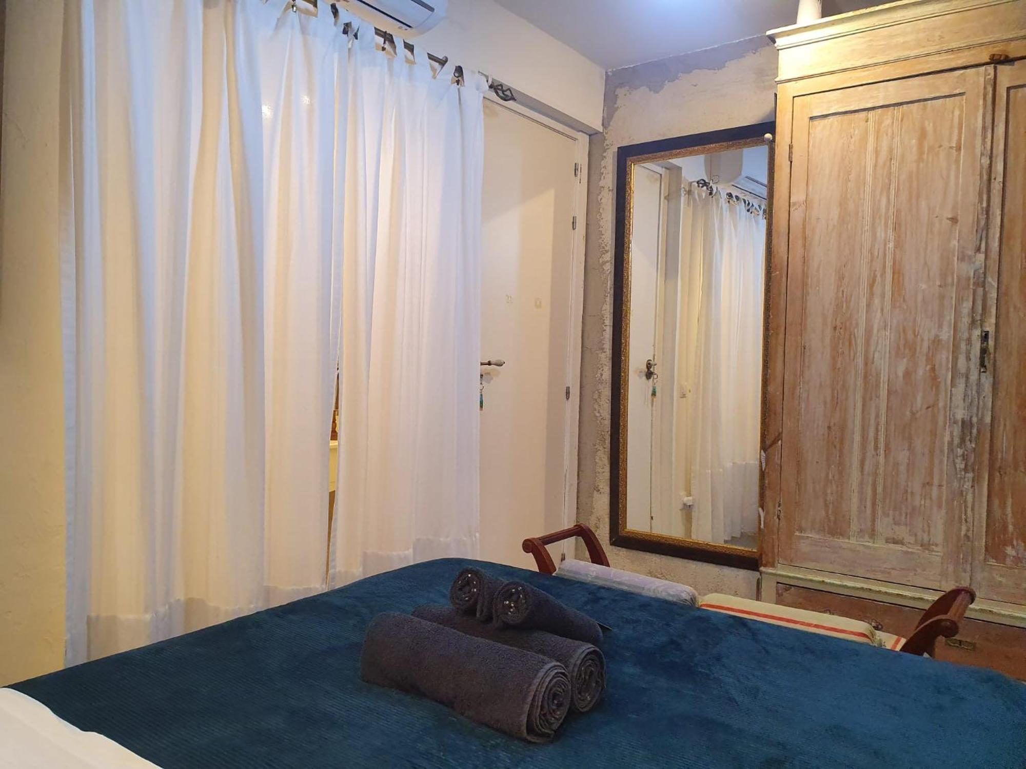 Studio Or Rooms With Private Bathroom Or Rooms With Shared Bathroom Βαρκελώνη Εξωτερικό φωτογραφία